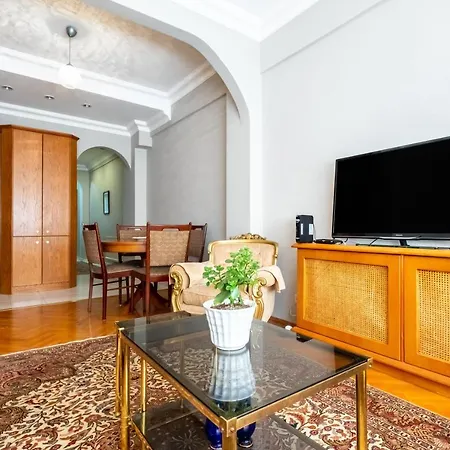 Captivating And Flat Near Osmanbey Metro With Balcony In Sisli *