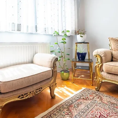 Captivating And Flat Near Osmanbey Metro With Balcony In Sisli *
